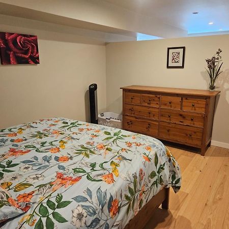 Lovely 1 Bedroom Suite Near Town Victoria Exterior foto